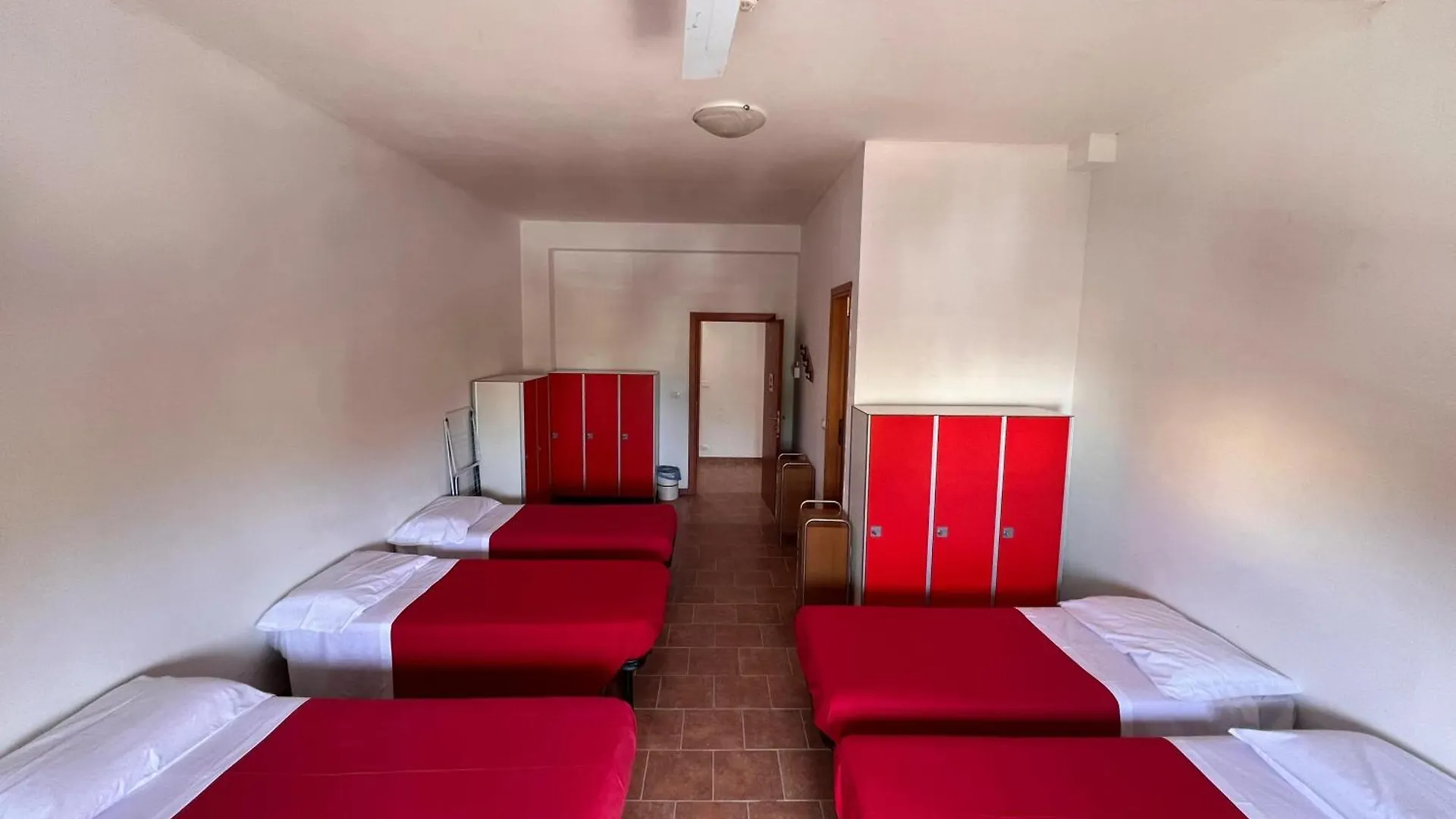 بيت شباب Ostello Paradiso Di Eurocamp تْشيزيناتيكو
